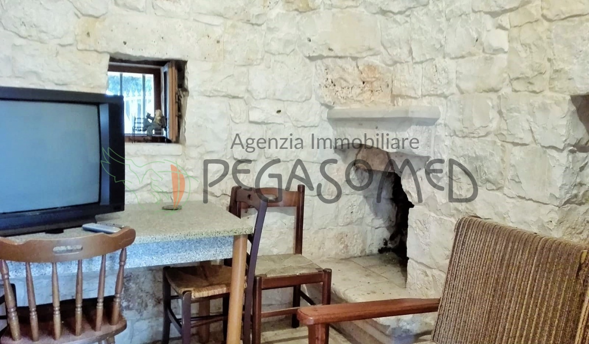 Trullo, uliveto, vacanze in Puglia, possibilità di ampliamento, alto salento, Puglia