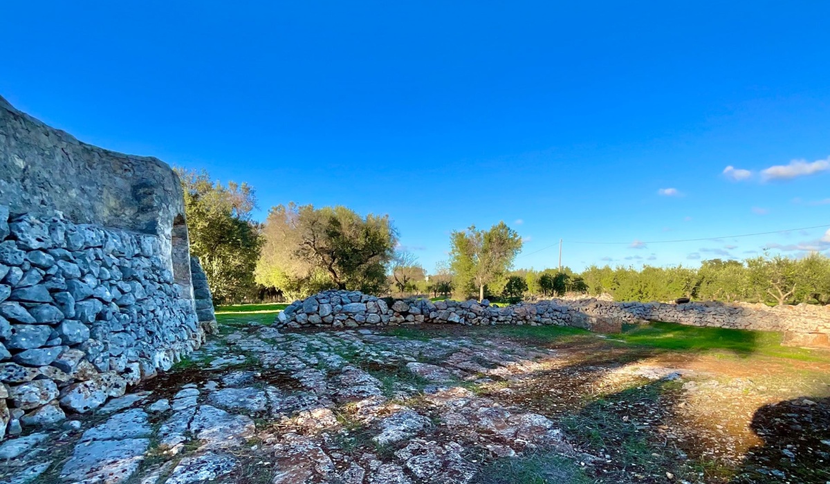 puglia trulli san vito dei normanni carovigno mare sole salento coni cupole pietra a secco ostuni valle d\'itria carovigno campagna relax privacy