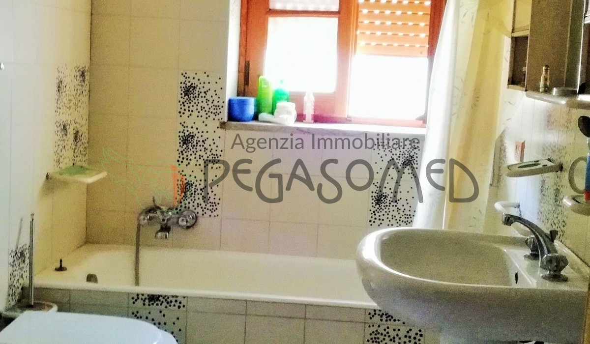 Abitazione indipendente, Carovigno, tre camere da letto, ampia metratura, posto auto
